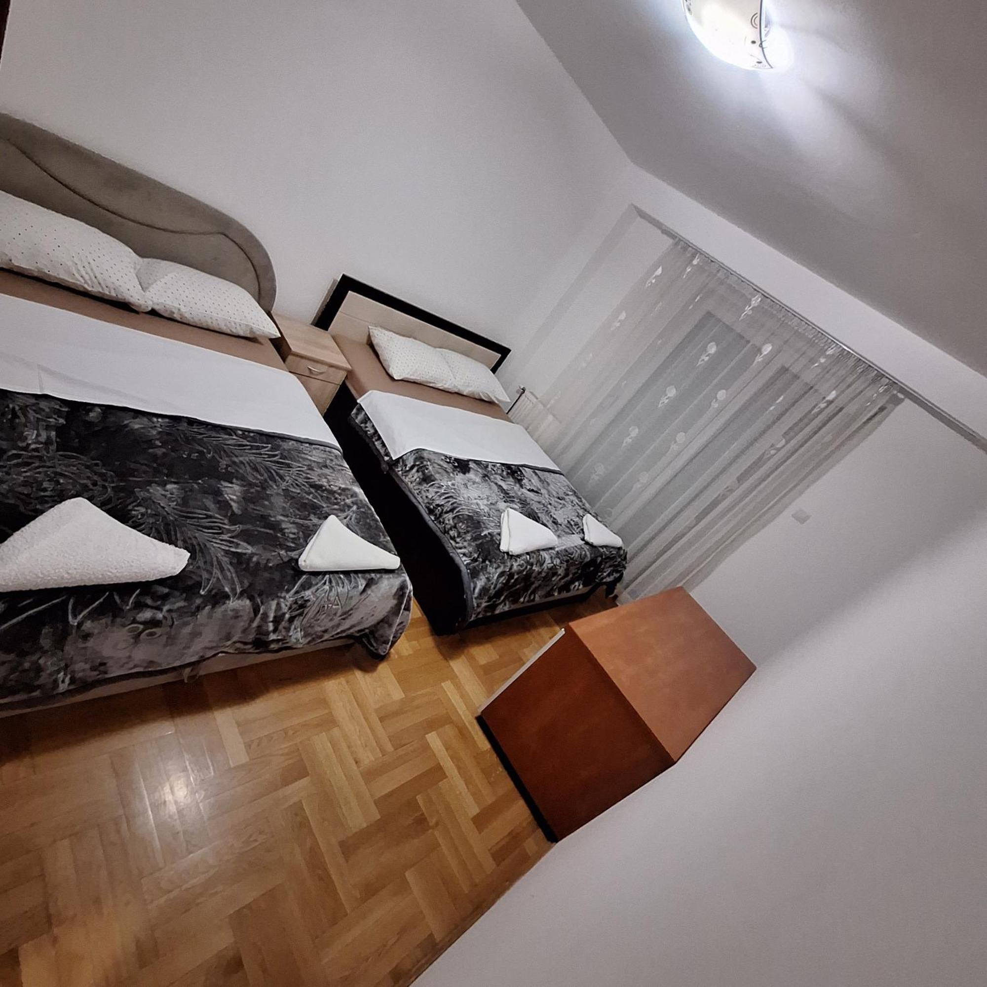 Luks Apartment บันยาลูกา ภายนอก รูปภาพ